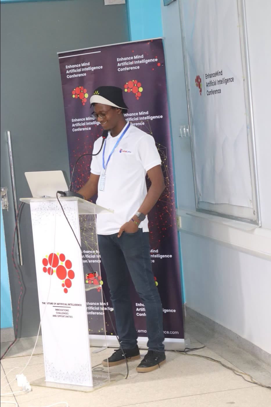 Speaker at the EMAI CON podium
